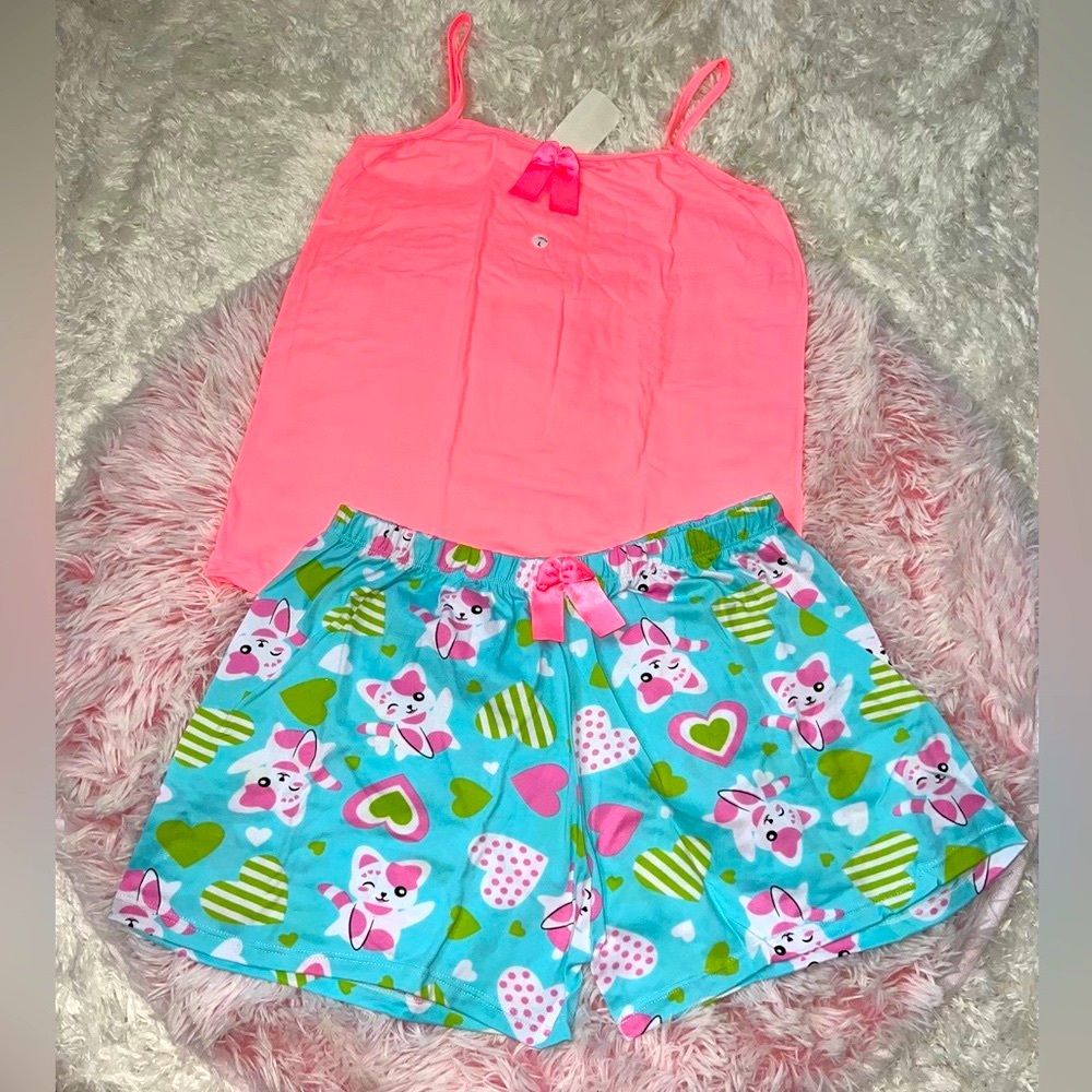 NWT Comfortable, cute and quality pajamas. Size L